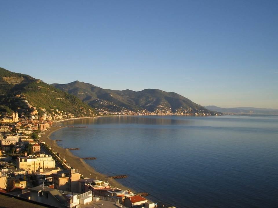 Hotel Tritone Laigueglia Exterior photo